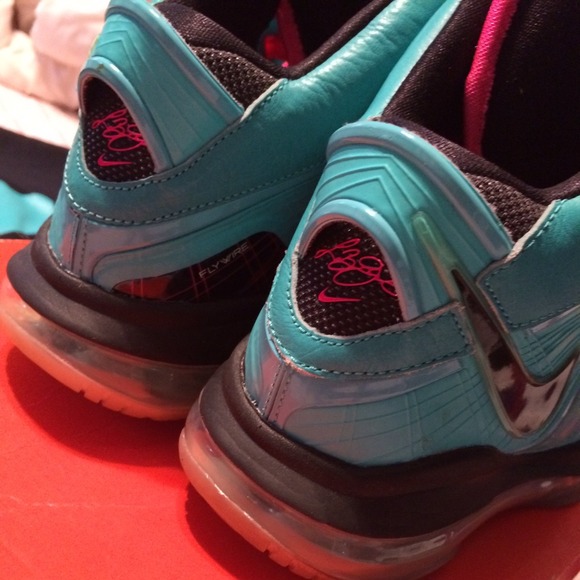South beach Lebron and sweater - Picture 4 of 4