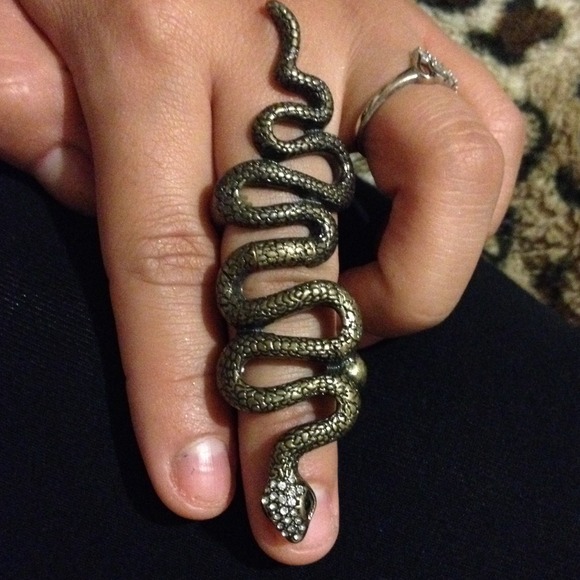 Snake ring🚫sold🚫