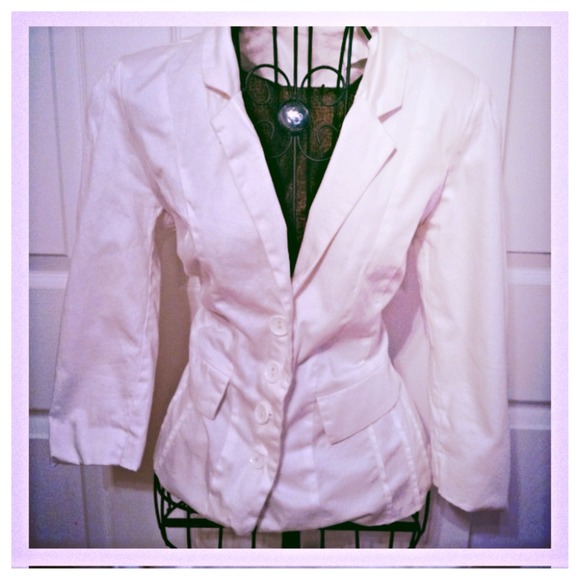 ⬇️Vintage Styled Bone Blazer