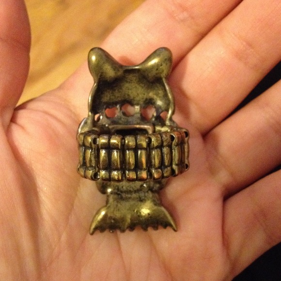 -REDUCED- Beautiful Owl Ring - Picture 3 of 4