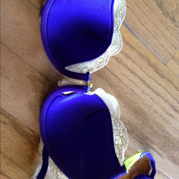 Cosmopolitan bra - Picture 3 of 4