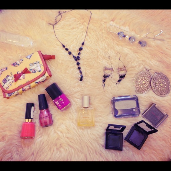 😱😱😱Amazing Poshmark offer!!!😱😱😱 - Picture 2 of 3