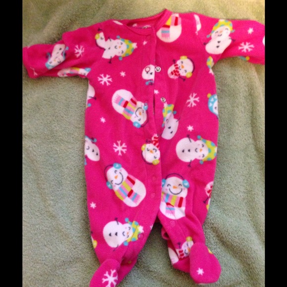 Adorable winter theme sleeper preemie size EUC