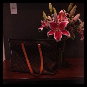 Discontinued Louis Vuitton in Great condition