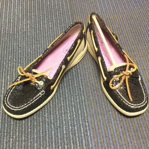 Black and Brown brand new never worn sperrys