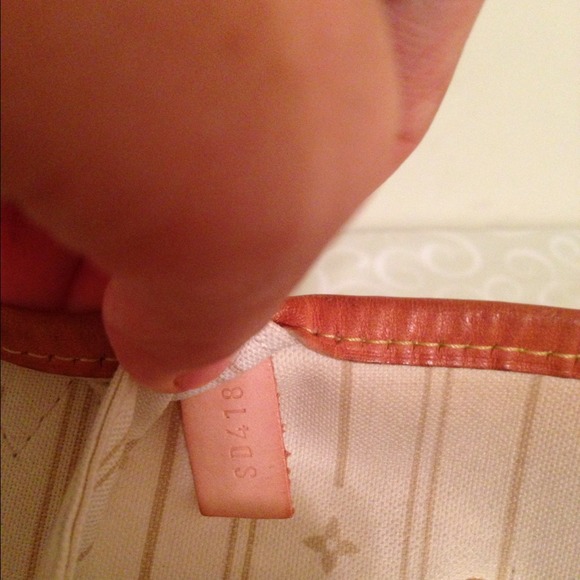 ⭕️SOLD Locally⭕️Louis Vuitton Neverfull Damier MM - Picture 2 of 4