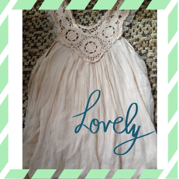Forever 21 Tops - Forever 21 crochet top