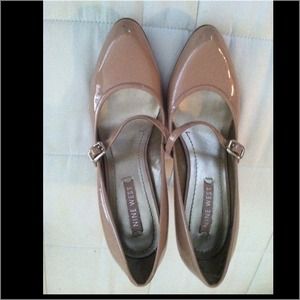 Great condition tan Nine-west pumps