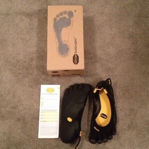 Classic Black/black vibram fivefingers