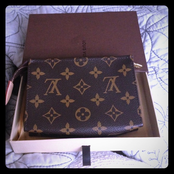 ⚡SOLD on eBay ⚡Authentic LV Toiletry 15