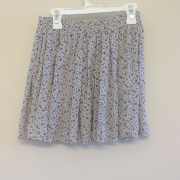 Brandy Melville Heather skirt