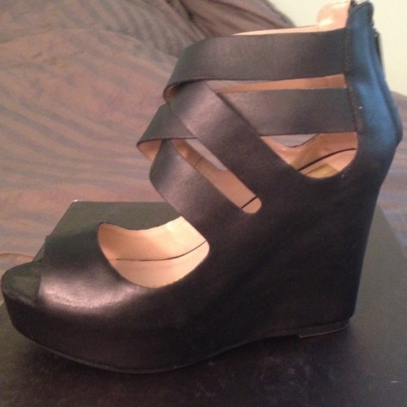 Authentic DV Dolce Vita Wedge!