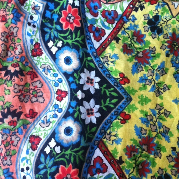 Criss-cross Floral Maxi Dress - Picture 3 of 4