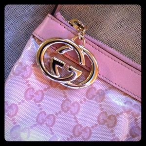 Gucci Bags - { HP๐ธ GUCCI Pouchette } Crystal Gloss AUTH Gucci Bags - { HP๐ธ GUCCI Pouchette } Crystal Gloss AUTH
