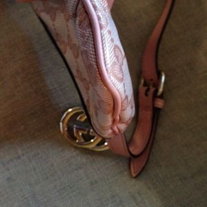 Gucci Bags - { HP๐ธ GUCCI Pouchette } Crystal Gloss AUTH Gucci Bags - { HP๐ธ GUCCI Pouchette } Crystal Gloss AUTH