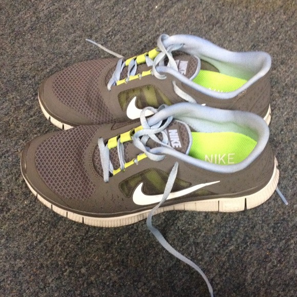 Nike Free Size 8.5 Gray/blue/lime green sneaker