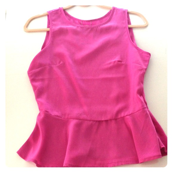 Tops - NWOT Silky pink peplum top