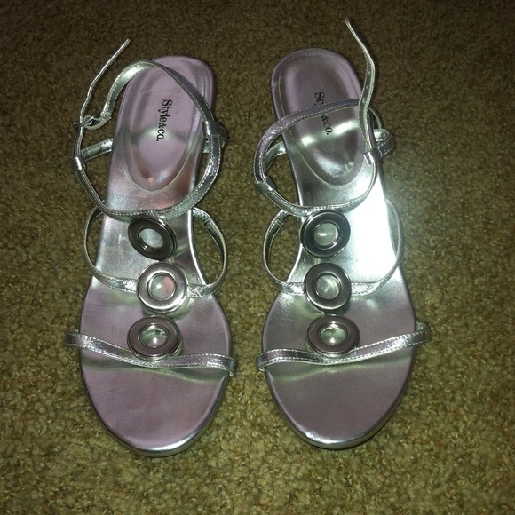 3in silver heels!