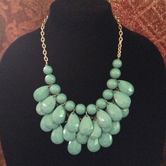 Statement necklace