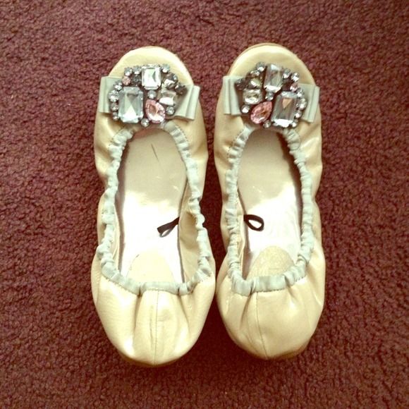 ❌SOLD❌Creme/Pink Color Flats