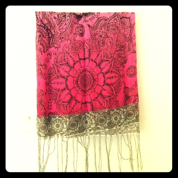 ❌SOLD IN BUNDLE ❌L.A.M.B. Henna Fade Scarf (pink)