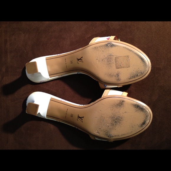 ✋SOLD✋Authentic Louis Vuitton Multicolor slides - Picture 4 of 4