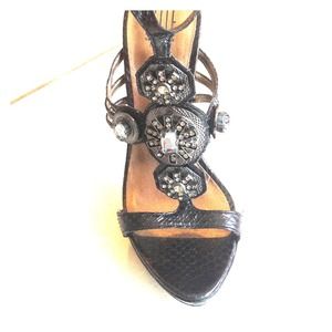 Pelle Moda Size 9 Heels