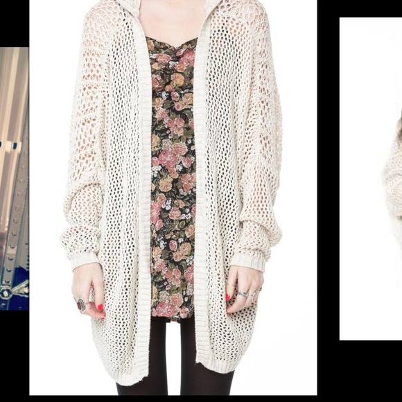 Brandy Melville Moselle Sweater Cream NWT