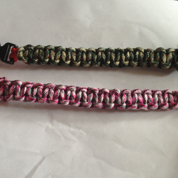 Basic weave paracord bracelet. Customizable!! - Picture 4 of 4