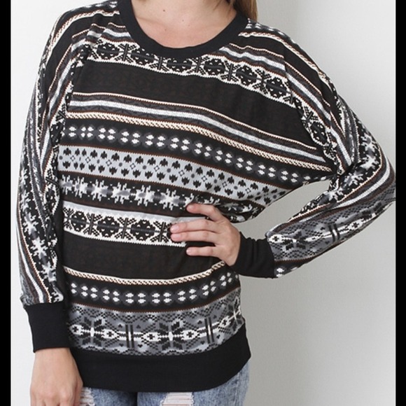 🎀🎀SOLD OUT🎀🎀Winter Print Sweater - Picture 2 of 3