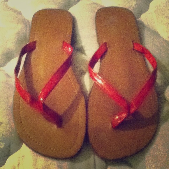 Barely worn! Cute flip flops