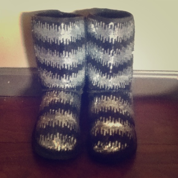 Gently used, Cute stylish winter type Boots!