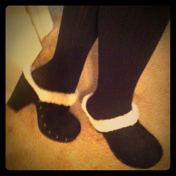 👠Black and white 4" heels👠