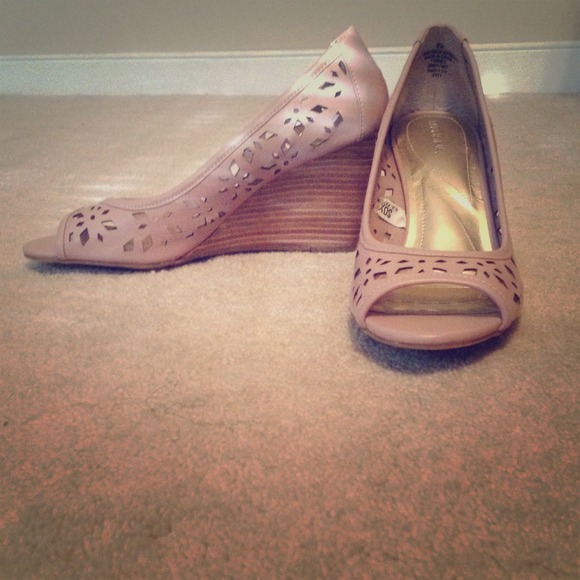Small cutout wedge