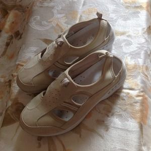 REDUCED! Brand new, Easy Spirit athletic shoes.