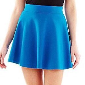 🙅SOLD❗️🙅Decree Skater Skirt Size Small