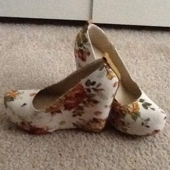 Floral solid pump - Picture 2 of 3