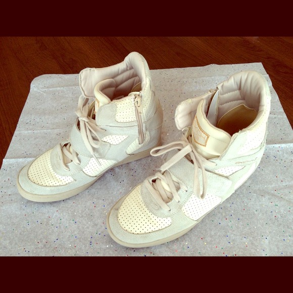 New Price 🌟 Wedge Sneaker SKCH Plus 3 - Natural