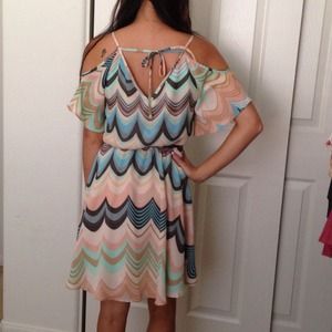 Lauren Conrad Dresses - Lauren Conrad zig zag print dress Lauren Conrad Dresses - Lauren Conrad zig zag print dress