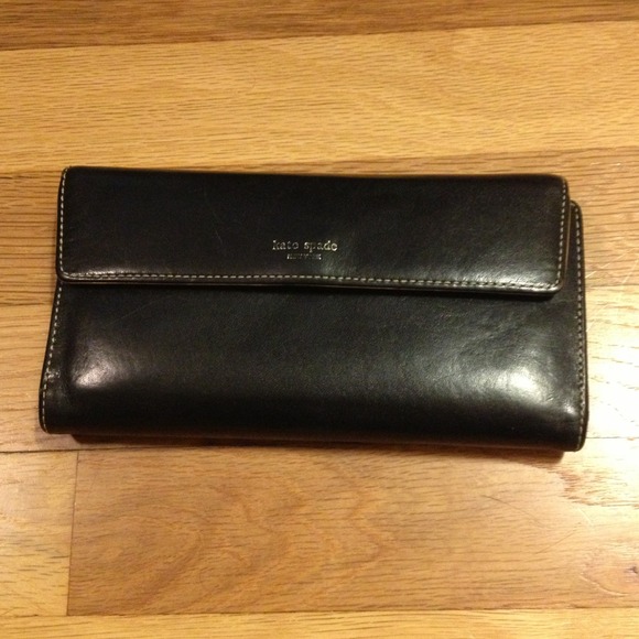 Authentic Kate Spade Wallet.
