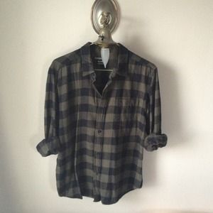 SOLD 💜 Plaid Flannel Shirt