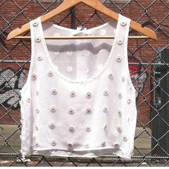 LF Daisy Button top
