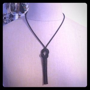 Black knot necklace
