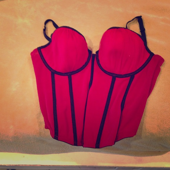 Gorgeous red corset lane Bryant size 18/20