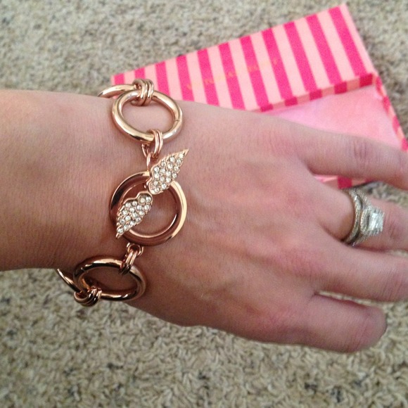 🚫SOLD🚫Victoria's Secret Angels Bracelet. - Picture 2 of 4
