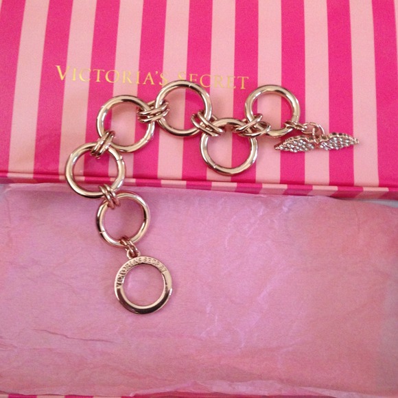 🚫SOLD🚫Victoria's Secret Angels Bracelet. - Picture 4 of 4
