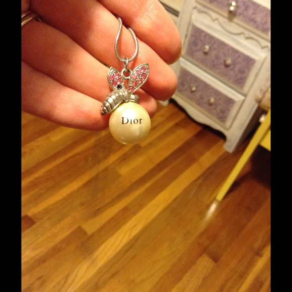 Dior necklace with one missing stone - Picture 3 of 3