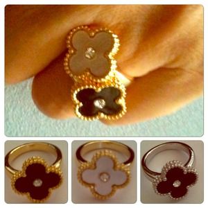 Clover rings