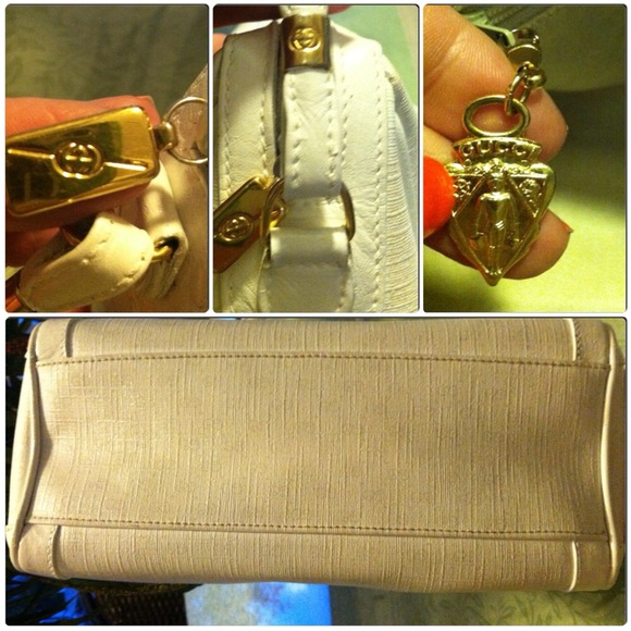 Gorgeous 💯% Authentic Gucci Monogram Crossbody - Picture 3 of 4