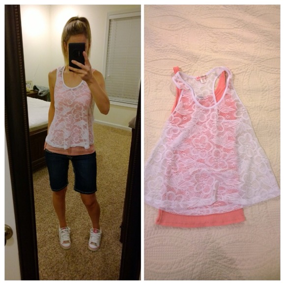 ❌SOLD❌White lace tank